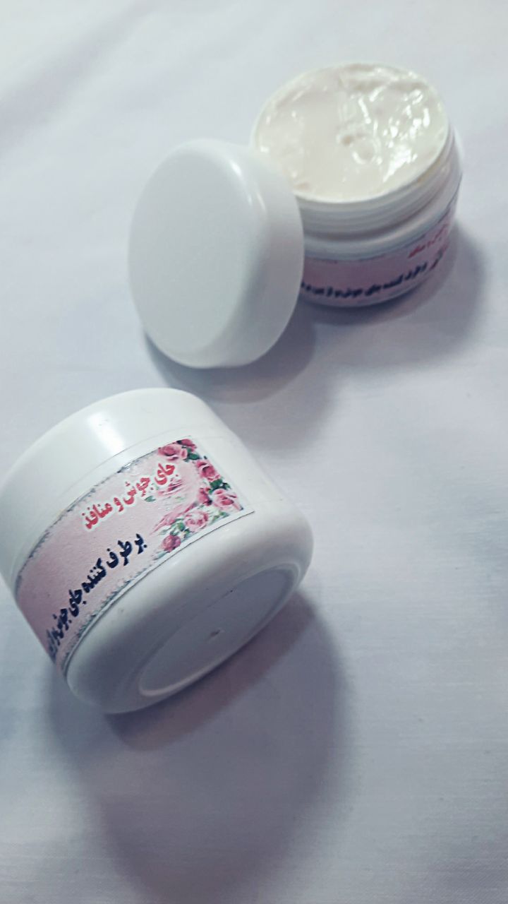 کرم جای جوش و منافذ باز